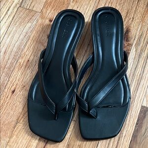 Black strappy Women's Sandals